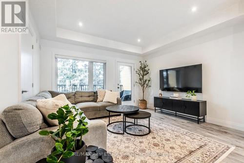 59 Lily Lane, Guelph (Clairfields/Hanlon Business Park), ON - Indoor Photo Showing Living Room