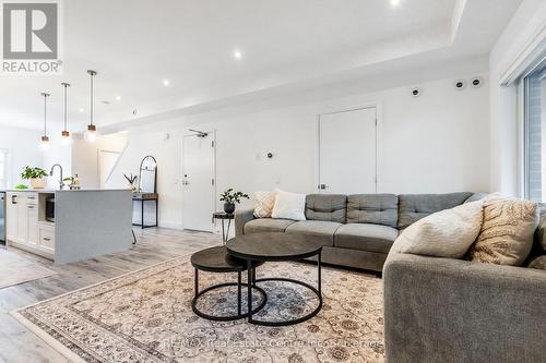 59 Lily Lane, Guelph (Clairfields/Hanlon Business Park), ON - Indoor Photo Showing Living Room