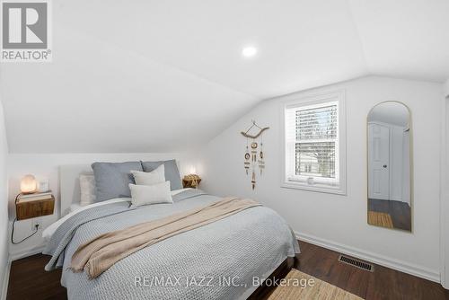 922 Byron Street S, Whitby (Downtown Whitby), ON - Indoor Photo Showing Bedroom