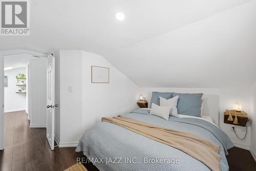 922 Byron Street S, Whitby (Downtown Whitby), ON - Indoor Photo Showing Bedroom