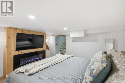 922 Byron Street S, Whitby (Downtown Whitby), ON - Indoor Photo Showing Bedroom