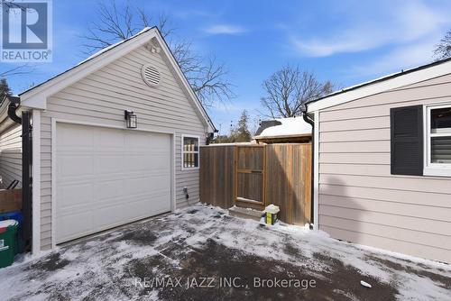 922 Byron Street S, Whitby (Downtown Whitby), ON - Outdoor With Exterior