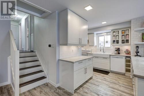86 Patience Crescent, London South (South X), ON - Indoor Photo Showing Kitchen