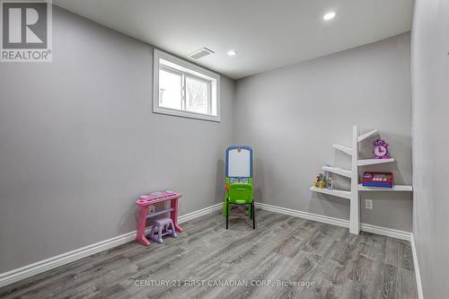 86 Patience Crescent, London South (South X), ON - Indoor