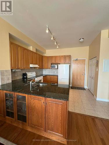 401 - 205 Bolton Street, Ottawa, ON - Indoor Photo Showing Kitchen With Double Sink