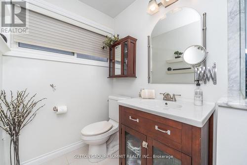 25 Sora Drive, Mississauga, ON - Indoor Photo Showing Bathroom