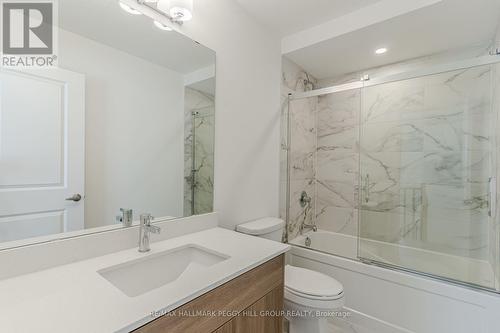 30 Stockholm Road, Barrie, ON - Indoor Photo Showing Bathroom