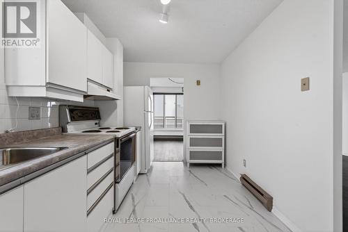 1006 - 257 Bath Road, Kingston (West Of Sir John A. Blvd), ON - Indoor Photo Showing Kitchen