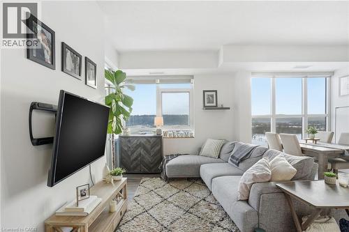 550 North Service Road Unit# 801, Grimsby, ON - Indoor Photo Showing Living Room