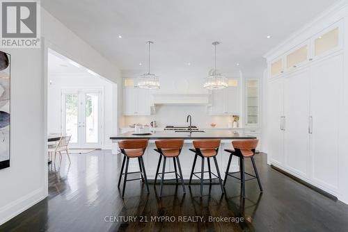 1389 Weaver Avenue, Oakville, ON - Indoor Photo Showing Kitchen