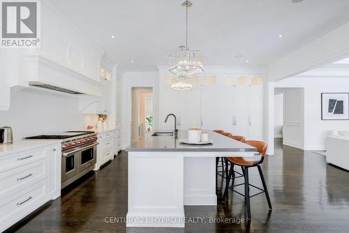 1389 Weaver Avenue, Oakville, ON - Indoor Photo Showing Kitchen With Upgraded Kitchen