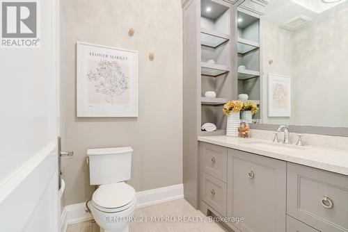 1389 Weaver Avenue, Oakville, ON - Indoor Photo Showing Bathroom