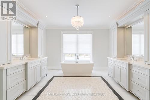 1389 Weaver Avenue, Oakville, ON - Indoor Photo Showing Bathroom