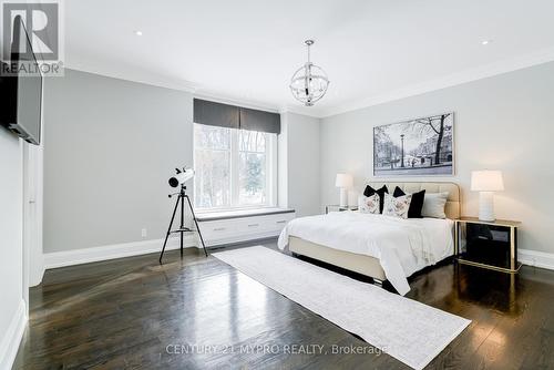 1389 Weaver Avenue, Oakville, ON - Indoor Photo Showing Bedroom