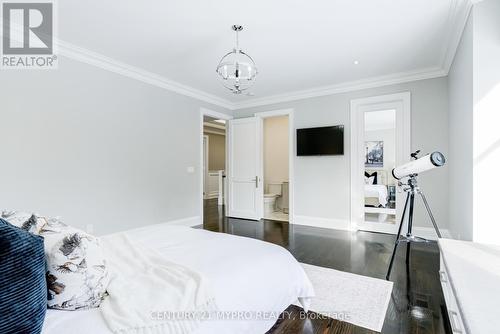 1389 Weaver Avenue, Oakville, ON - Indoor Photo Showing Bedroom