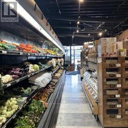 1263 Dundas Street W, Toronto, ON 