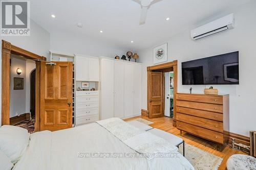 80 London Road W, Guelph (Exhibition Park), ON - Indoor Photo Showing Bedroom