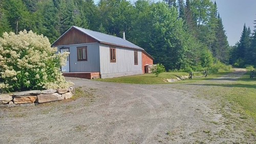 Atelier - 221 Ch. Després, La Minerve, QC - Outdoor