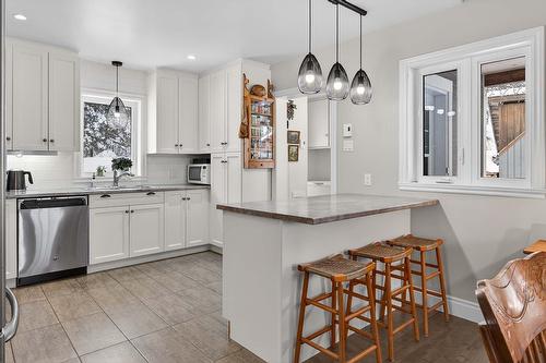 Cuisine - 221 Ch. Després, La Minerve, QC - Indoor Photo Showing Kitchen With Upgraded Kitchen