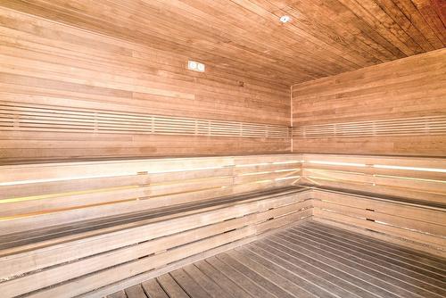 Sauna - 2210-1050 Rue Drummond, Montréal (Ville-Marie), QC - Indoor Photo Showing Other Room