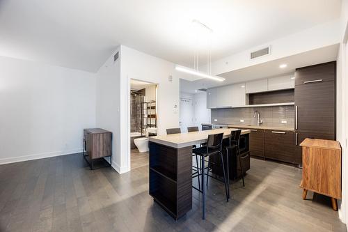 Coin-repas - 2210-1050 Rue Drummond, Montréal (Ville-Marie), QC - Indoor Photo Showing Kitchen