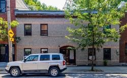 1370 Rue Logan  Montréal (Ville-Marie), QC H2L 1X3