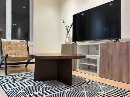 Living Room - 1370 Rue Logan, Montréal (Ville-Marie), QC - Indoor Photo Showing Other Room