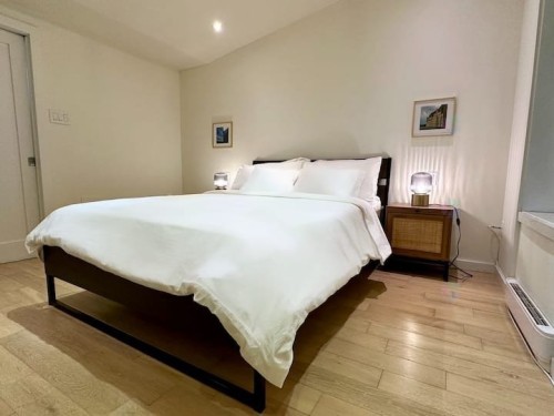 Bedroom - 1370 Rue Logan, Montréal (Ville-Marie), QC - Indoor Photo Showing Bedroom