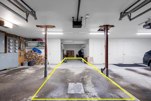 Garage - 301-190 Rue Parent, Longueuil (Greenfield Park), QC - Indoor Photo Showing Garage