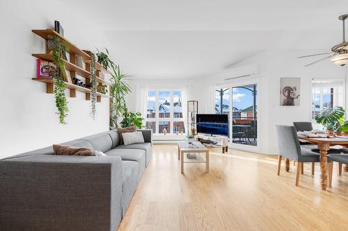 Salon - 301-190 Rue Parent, Longueuil (Greenfield Park), QC - Indoor Photo Showing Living Room
