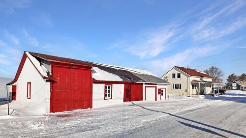 Garage - 221 Ch. Du Roi, Saint-Antoine-De-L'Isle-Aux-Grues, QC - Outdoor