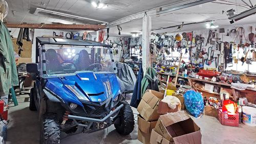 Garage - 221 Ch. Du Roi, Saint-Antoine-De-L'Isle-Aux-Grues, QC - Indoor With Storage