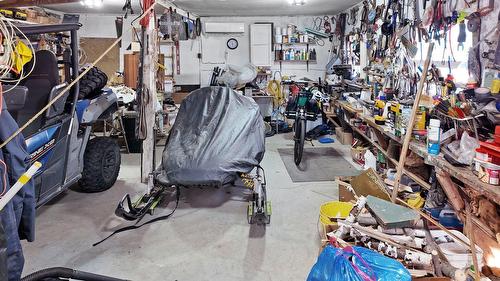 Garage - 221 Ch. Du Roi, Saint-Antoine-De-L'Isle-Aux-Grues, QC - Indoor With Storage