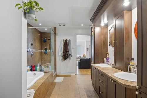 Salle de bains - 2457  - 2459 Rue Monsabré, Montréal (Mercier/Hochelaga-Maisonneuve), QC - Indoor Photo Showing Bathroom