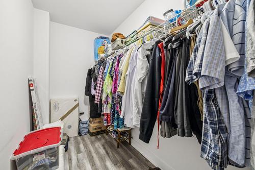 Penderie (Walk-in) - 312 Ch. Jean-Paul-Lemieux, Chelsea, QC - Indoor With Storage