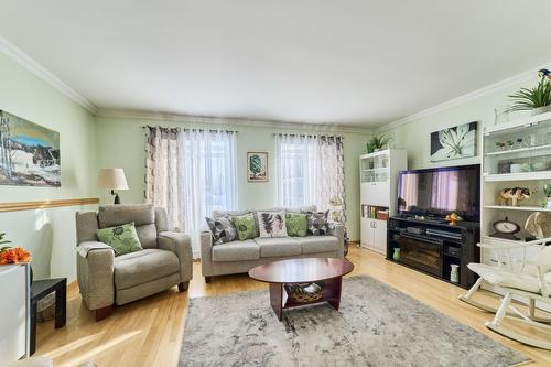 Salon - 658 Rue Rabelais, Saguenay (Chicoutimi), QC - Indoor Photo Showing Living Room