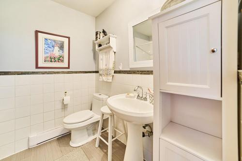 Salle de bains - 658 Rue Rabelais, Saguenay (Chicoutimi), QC - Indoor Photo Showing Bathroom