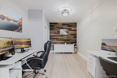 201-606 Speed Ave, Victoria, BC - Indoor Photo Showing Office
