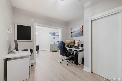 201-606 Speed Ave, Victoria, BC - Indoor Photo Showing Office