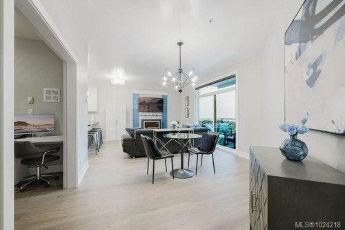 201-606 Speed Ave, Victoria, BC - Indoor Photo Showing Dining Room