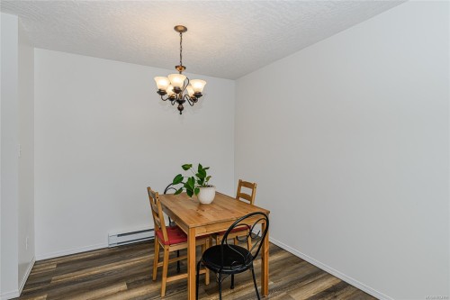 307-3226 Cowichan Lake Rd, Duncan, BC - Indoor Photo Showing Dining Room