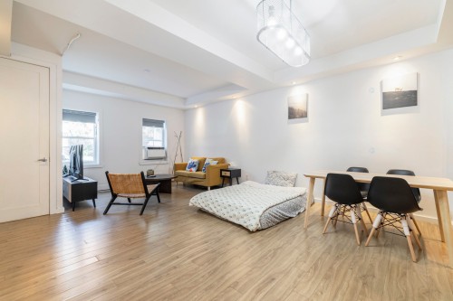 Salon - 1374 Rue Logan, Montréal (Ville-Marie), QC - Indoor