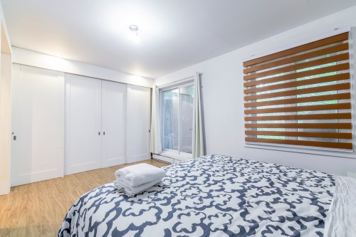 Chambre à coucher - 1374 Rue Logan, Montréal (Ville-Marie), QC - Indoor Photo Showing Bedroom