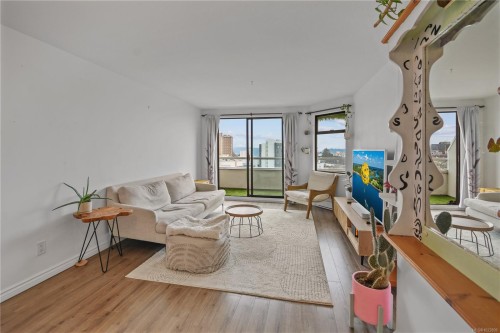 309-30 Cavan St, Nanaimo, BC - Indoor Photo Showing Living Room
