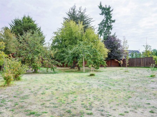 9173 Basswood Rd, North Saanich, BC 