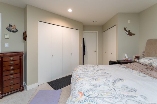 109-797 Tyee Rd, Victoria, BC - Indoor Photo Showing Bedroom