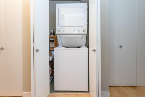 109-797 Tyee Rd, Victoria, BC - Indoor Photo Showing Laundry Room