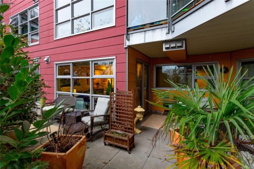 109-797 Tyee Rd, Victoria, BC - Outdoor