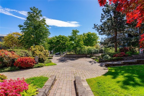109-797 Tyee Rd, Victoria, BC - Outdoor