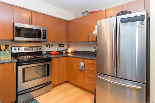 109-797 Tyee Rd, Victoria, BC - Indoor Photo Showing Kitchen